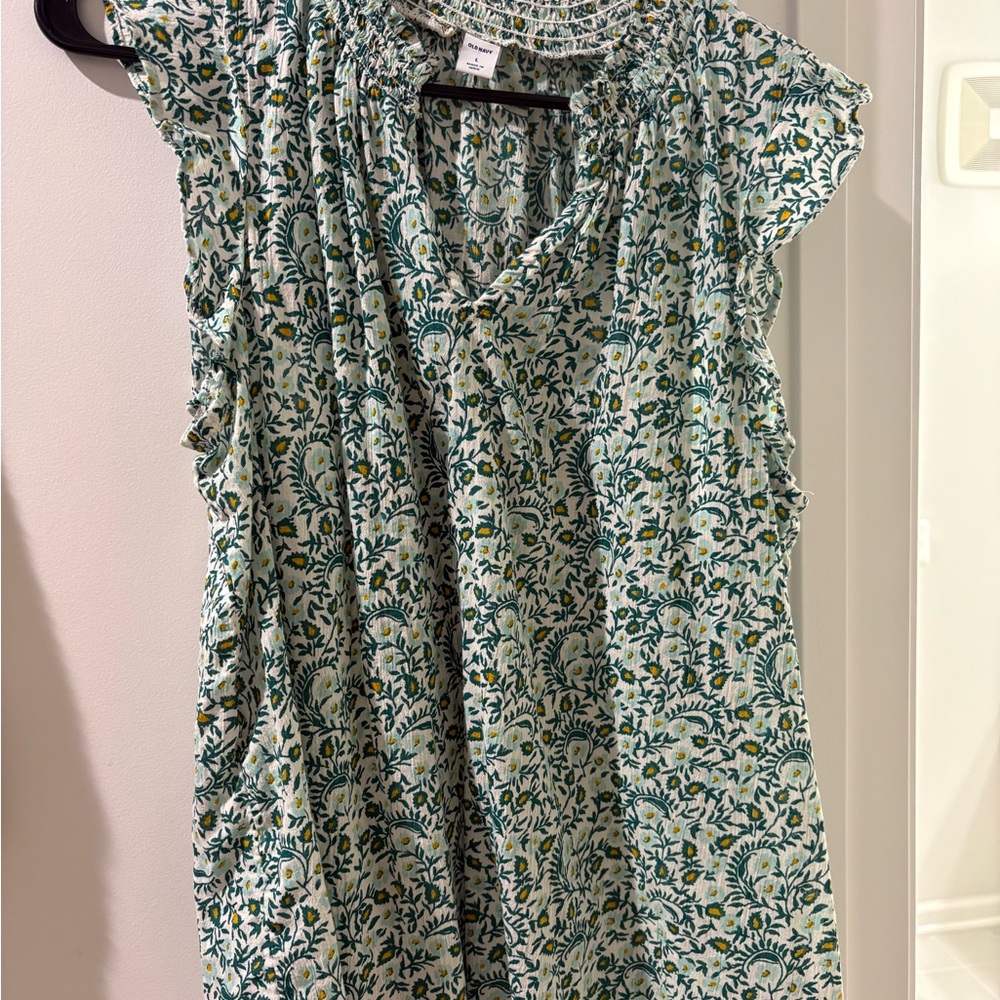 Old navy floral blouse